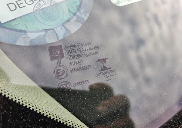 Opel Insignia cena 68990 przebieg: 107000, rok produkcji 2018 z Poręba małe 326